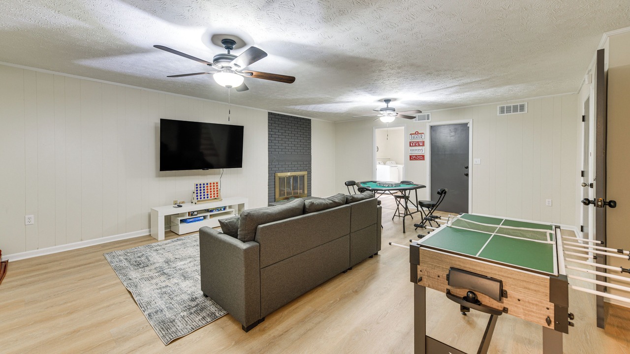 Photo of Livingroom in Fortson