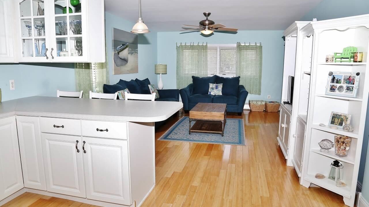 Photo of Livingroom in Leeds Point