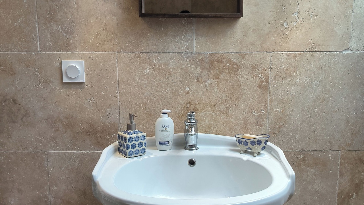 Photo of Bathroom in Chateau-Landon