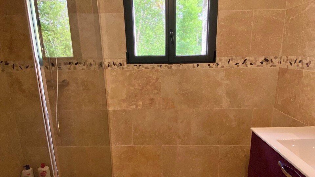 Photo of Bathroom in Chateau-Landon