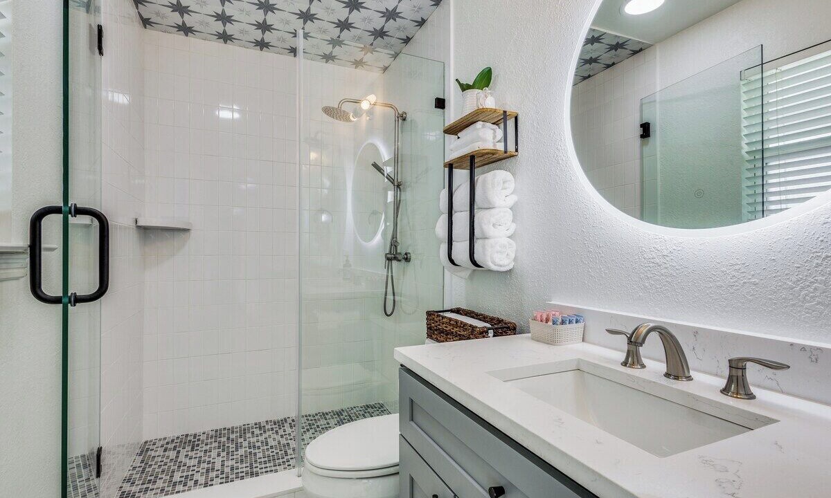 Photo of Bathroom in Lakewood Village