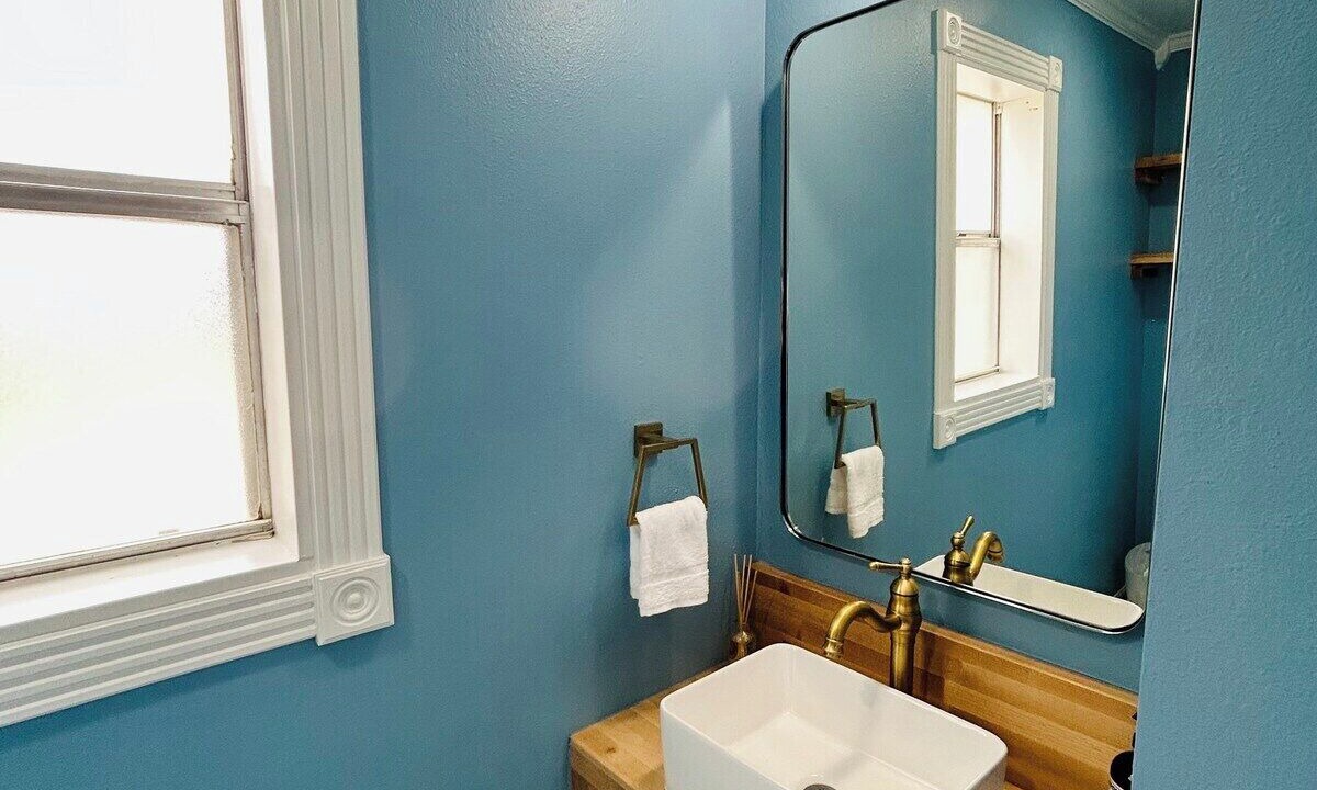 Photo of Bathroom in Lakewood Village