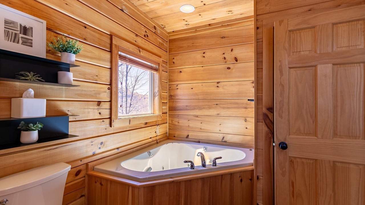 Photo of Bathroom in Beech Mountain