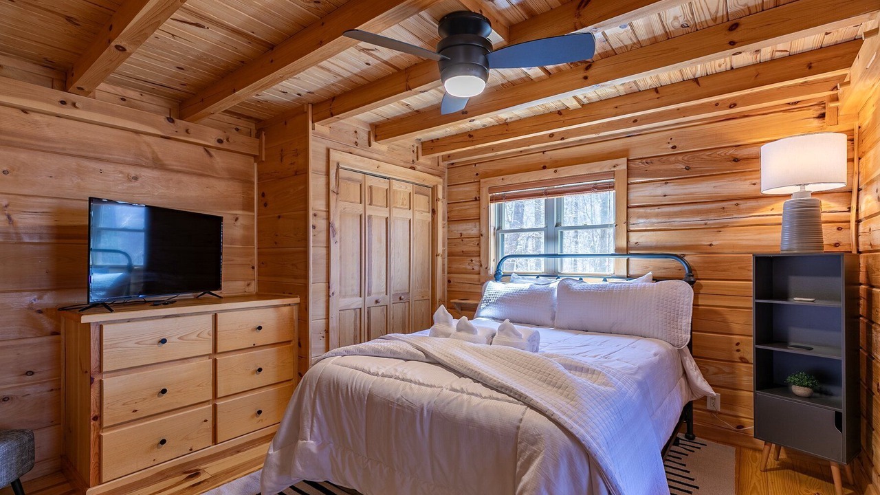Photo of Bedroom in Beech Mountain