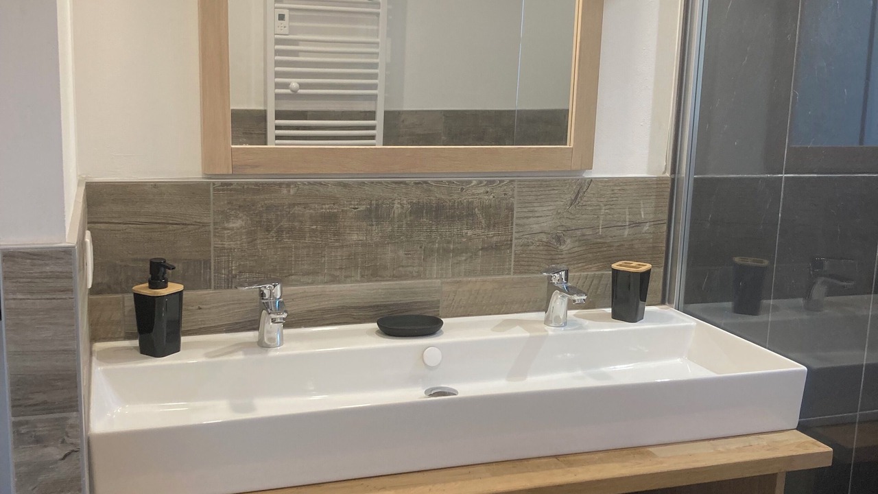 Photo of Bathroom in Sallertaine