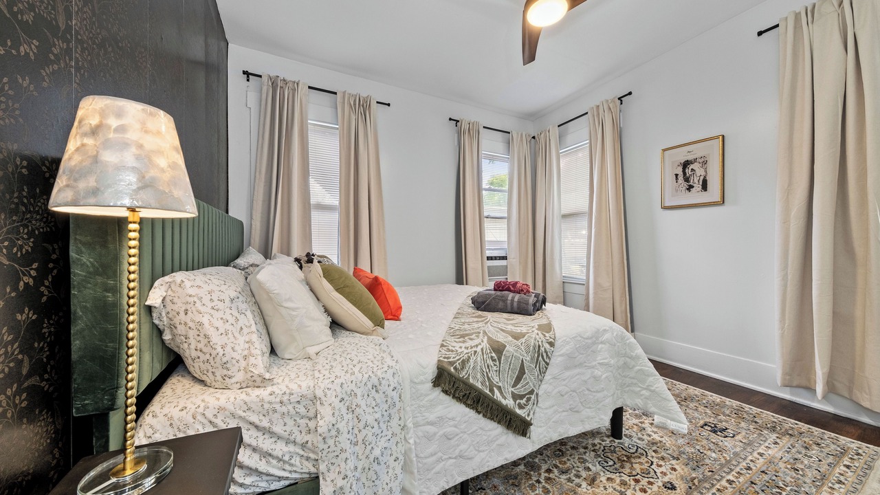 Photo of Bedroom in Midtown