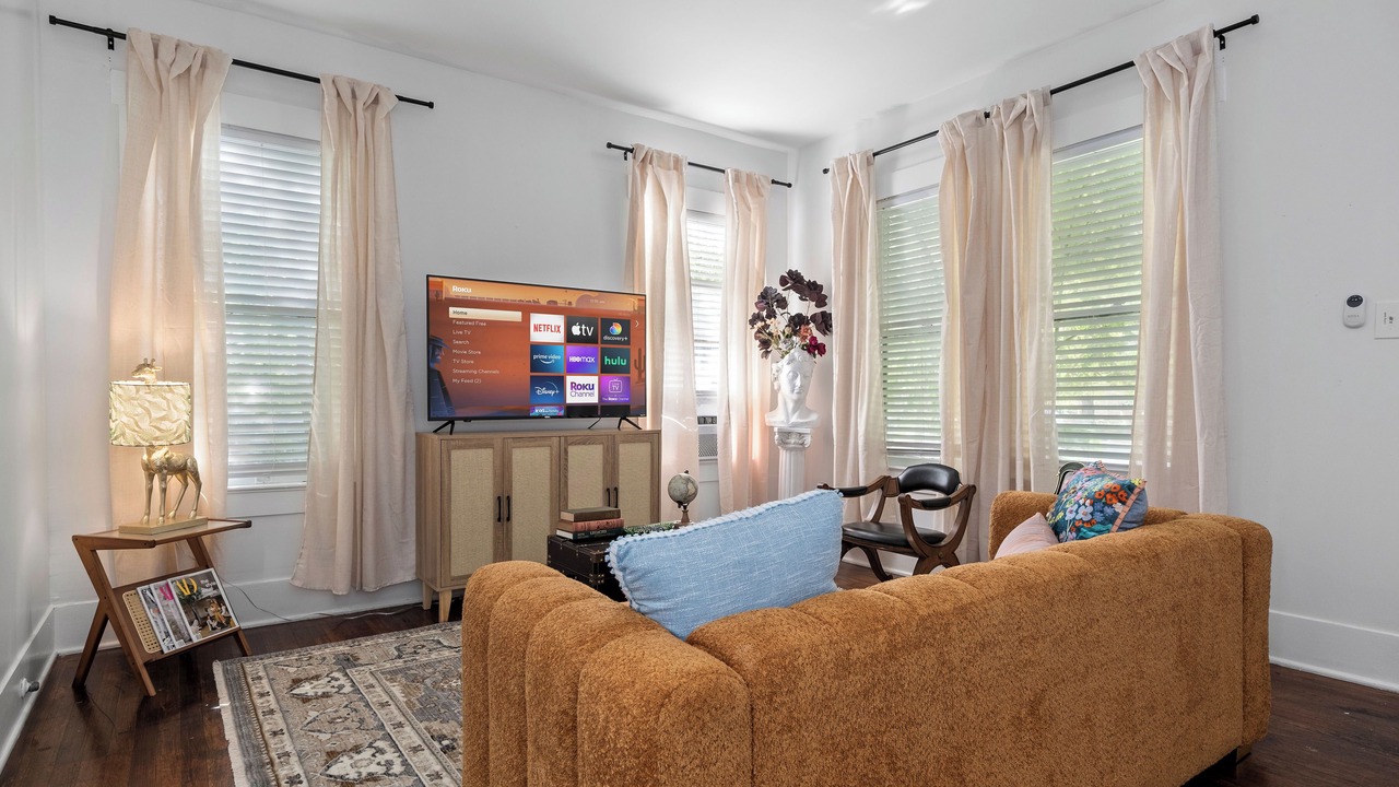 Photo of Livingroom in Midtown