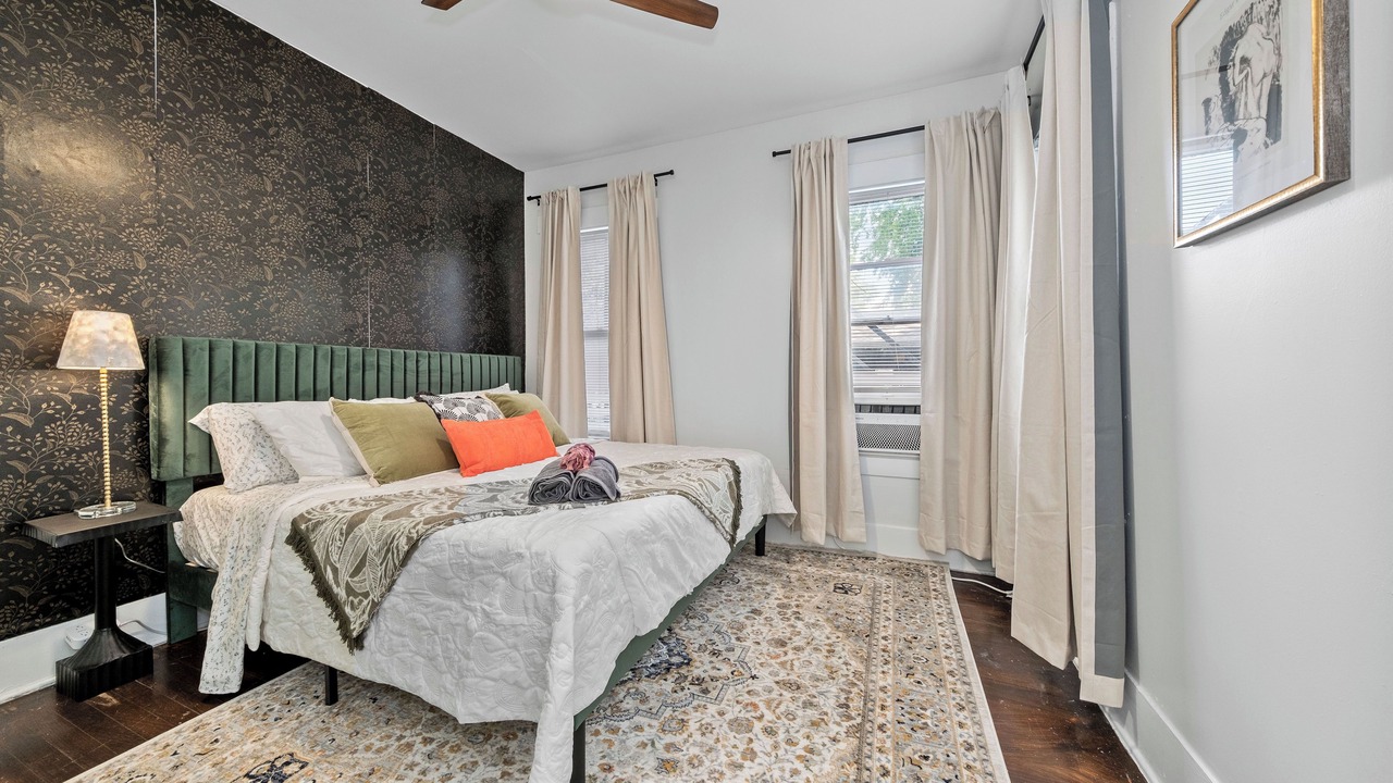 Photo of Bedroom in Midtown