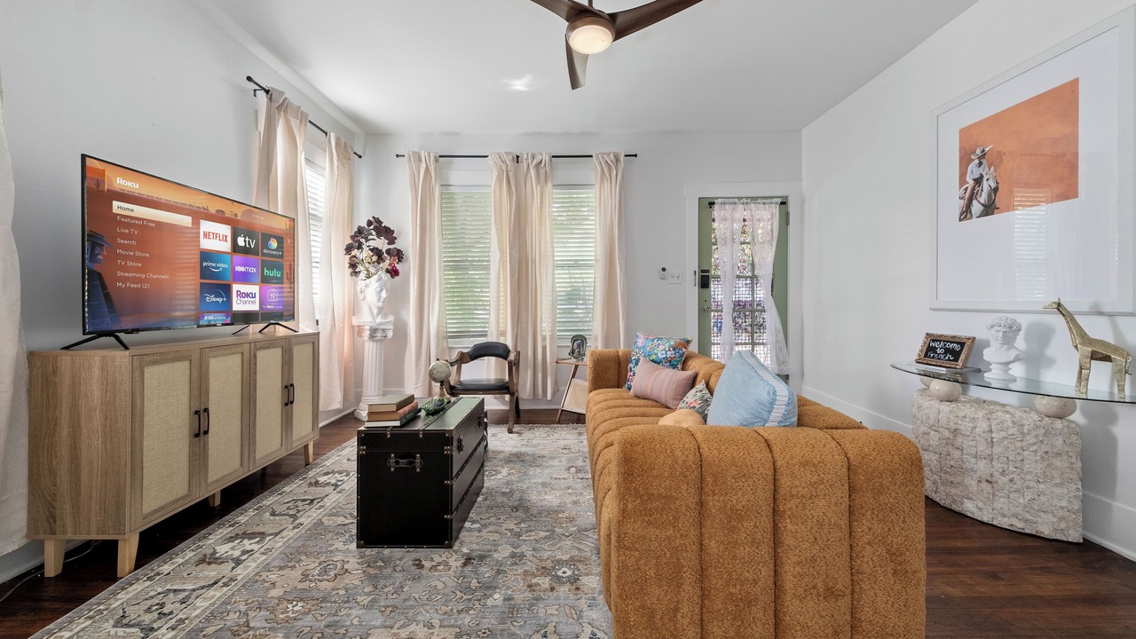 Photo of Livingroom in Midtown