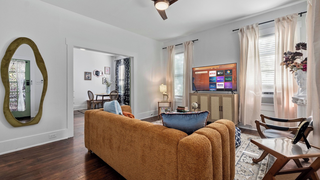 Photo of Livingroom in Midtown