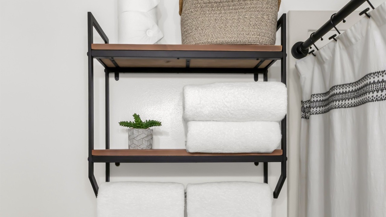 Photo of Others in Logan