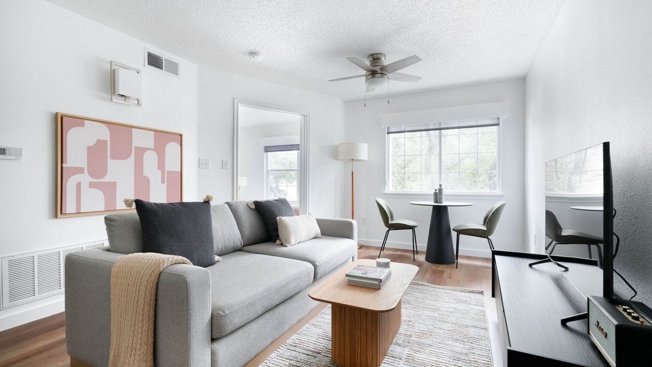 Photo of Livingroom in Gateway