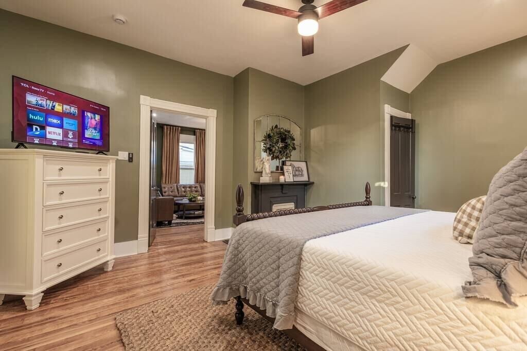 Photo of Bedroom in Lawrenceburg