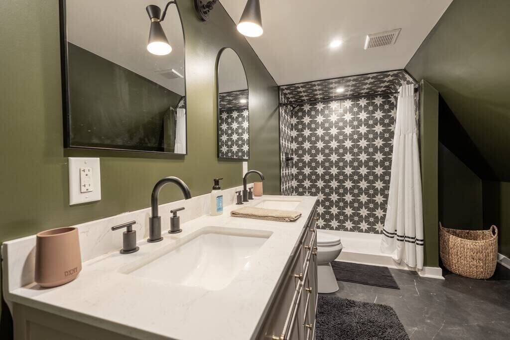 Photo of Bathroom in Lawrenceburg