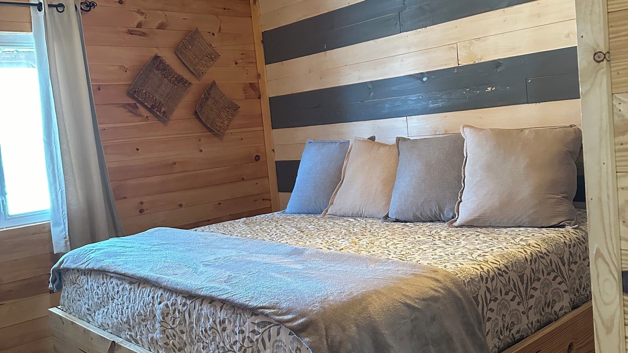 Photo of Bedroom in Eminence