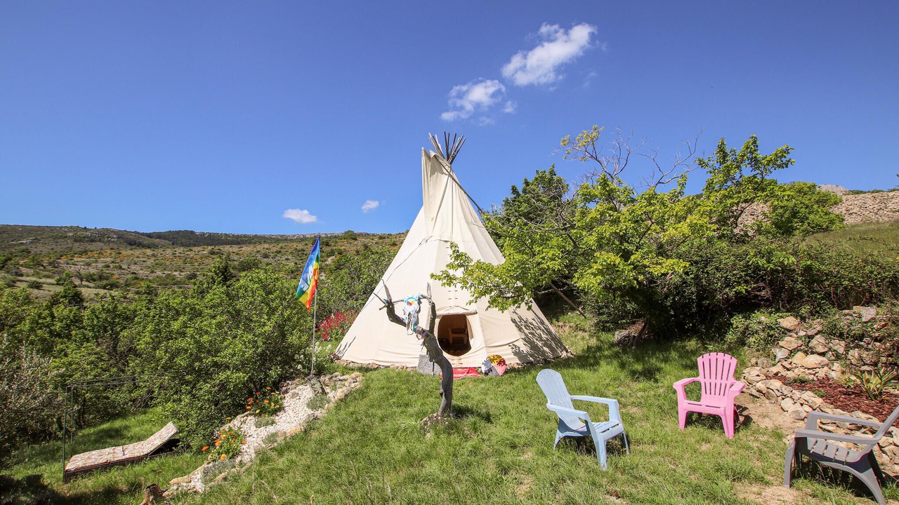 Photo of Others in Gras