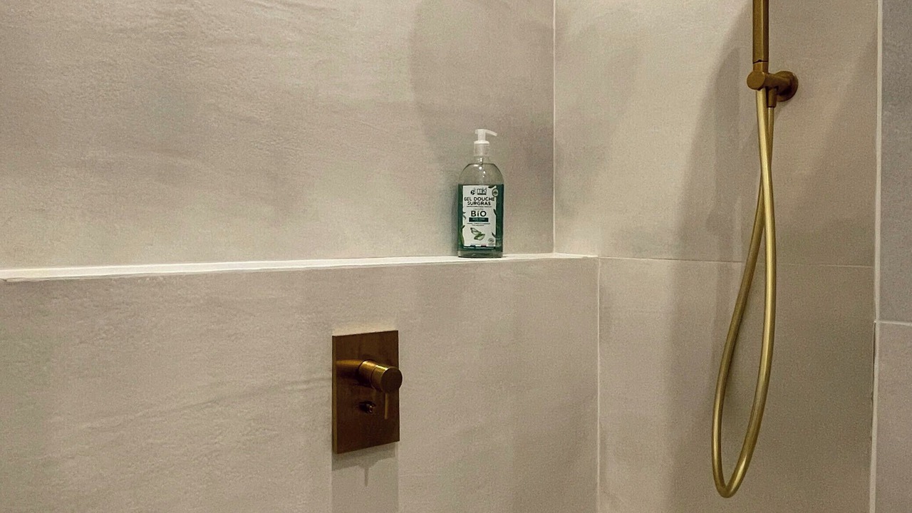 Photo of Bathroom in Gares