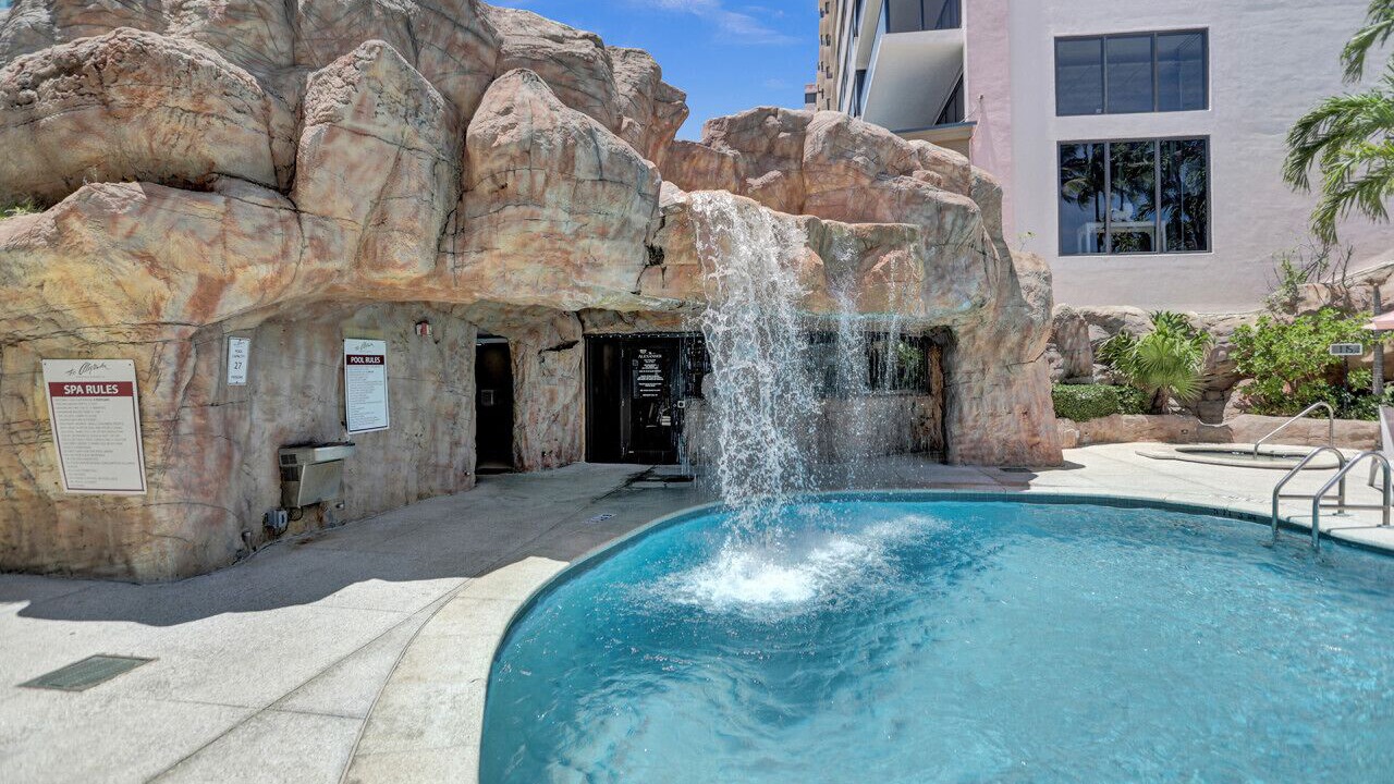 Photo of Outdoor in Mid Beach