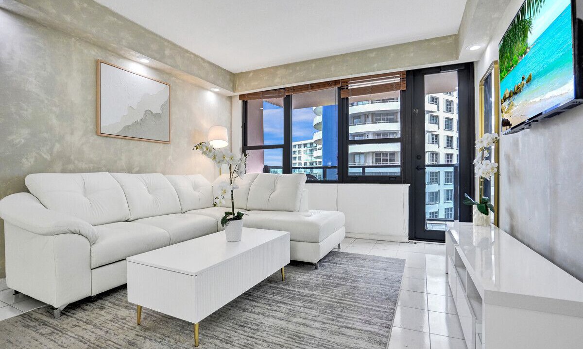 Photo of Livingroom in Mid Beach