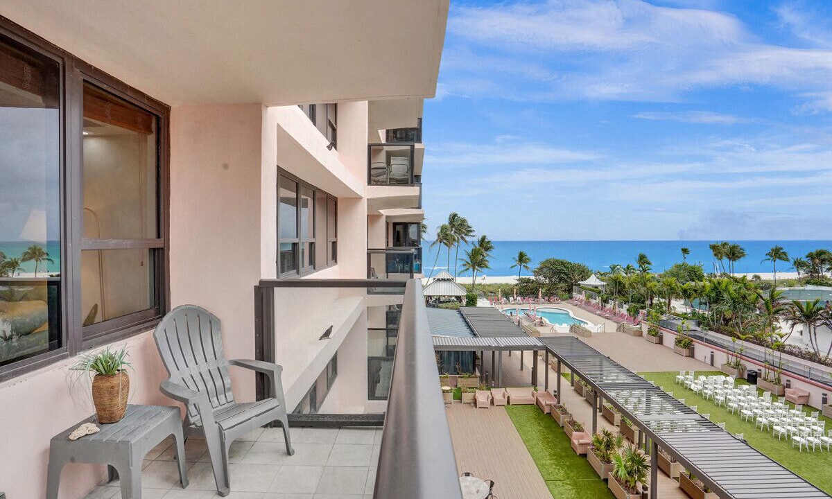 Photo of Outdoor in Mid Beach