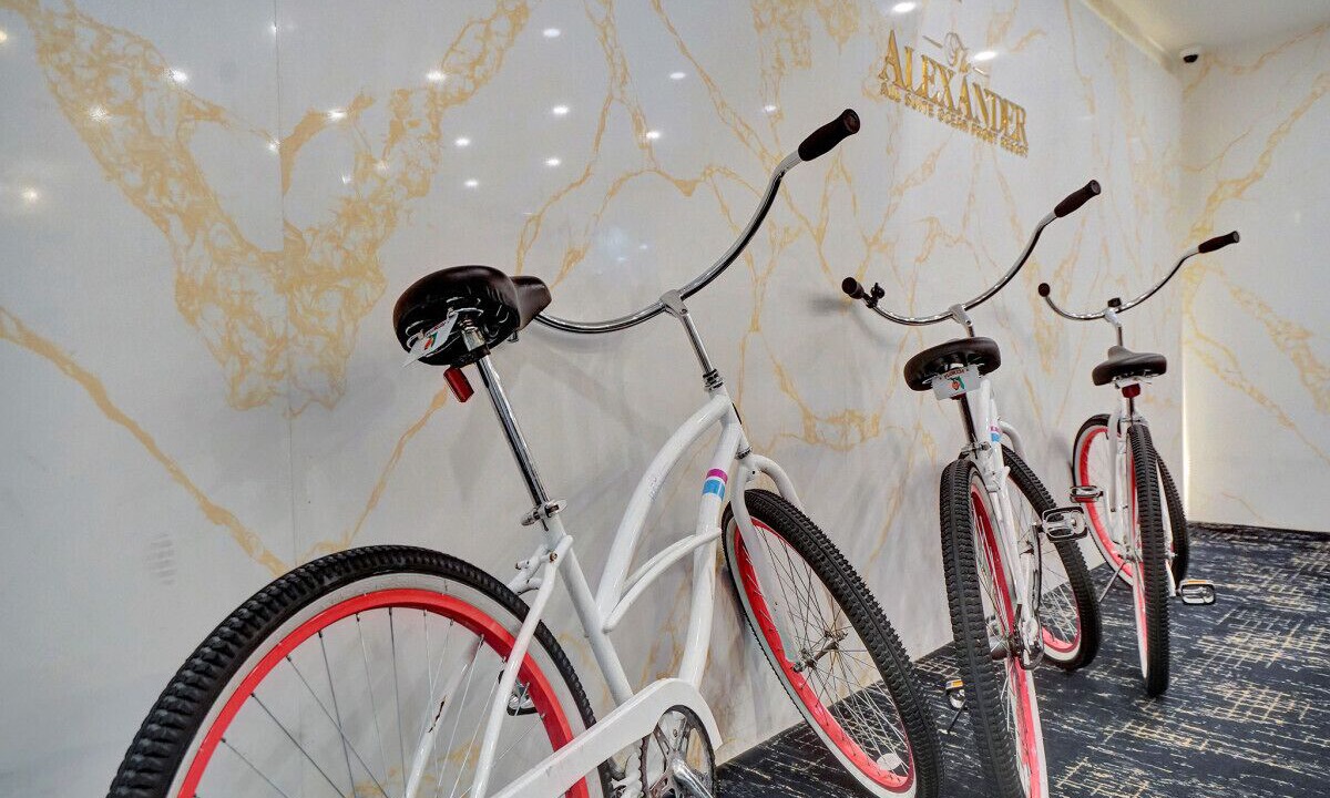 Photo of Others in Mid Beach