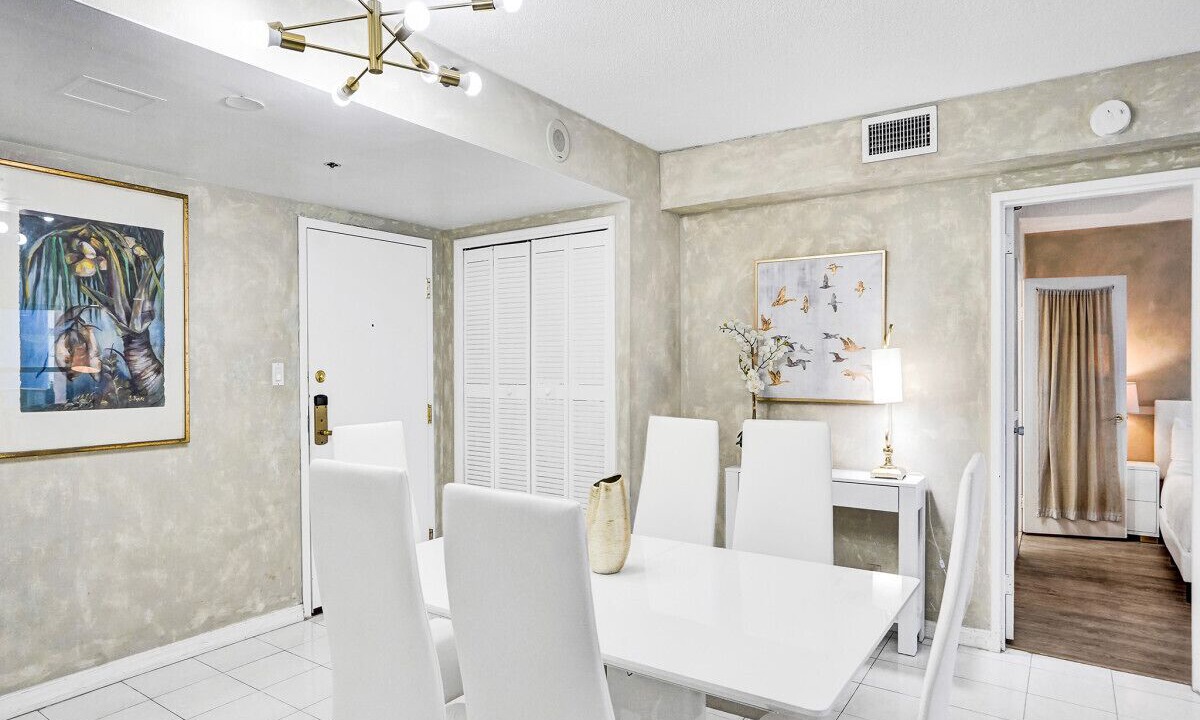 Photo of Others in Mid Beach