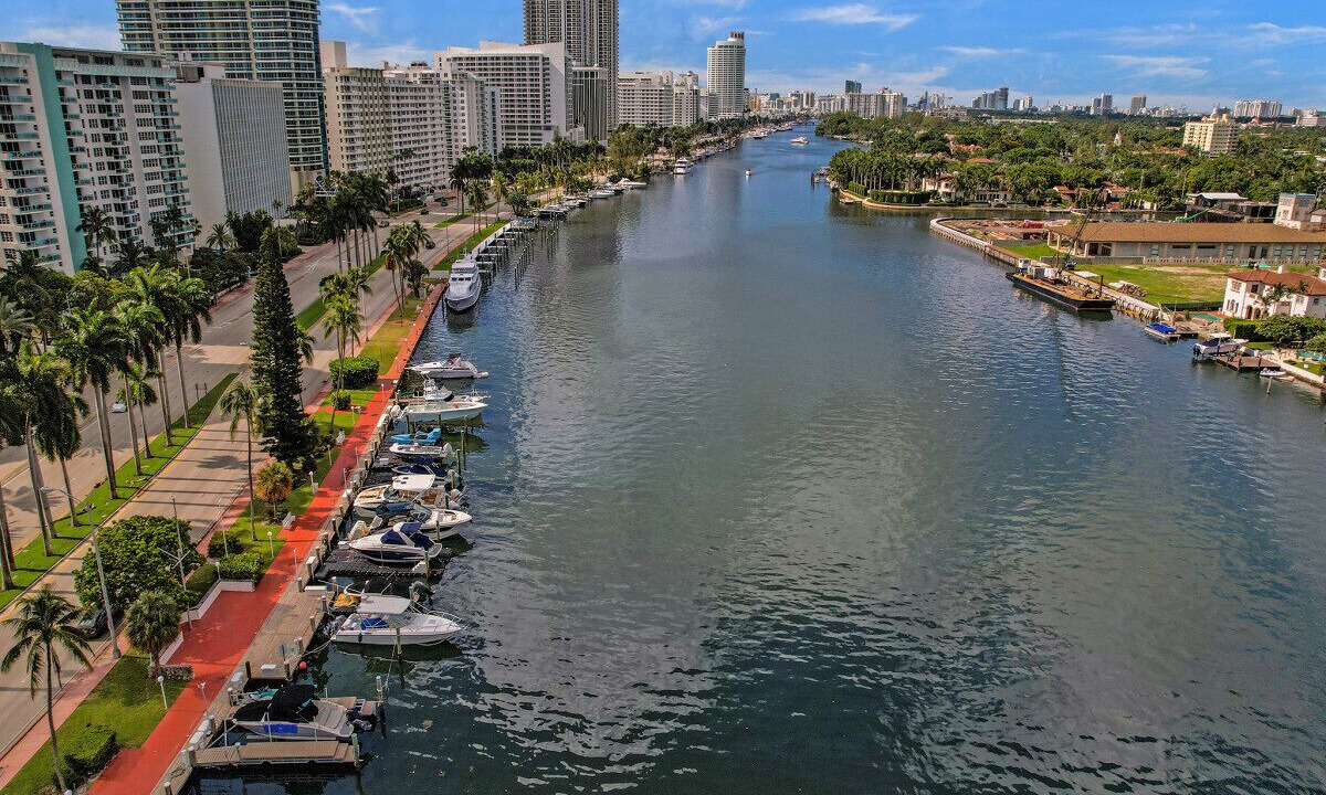 Photo of Others in Mid Beach