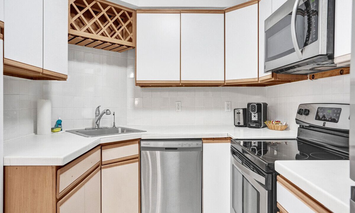 Photo of Kitchen in Mid Beach