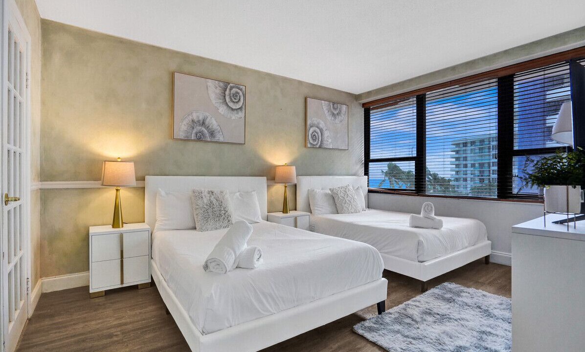 Photo of Bedroom in Mid Beach