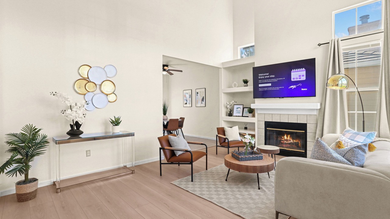 Photo of Livingroom in Southwestern Sacramento
