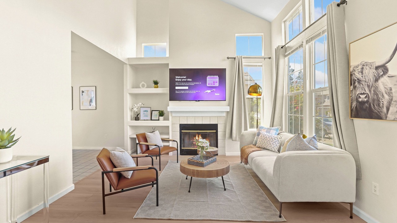 Photo of Livingroom in Southwestern Sacramento