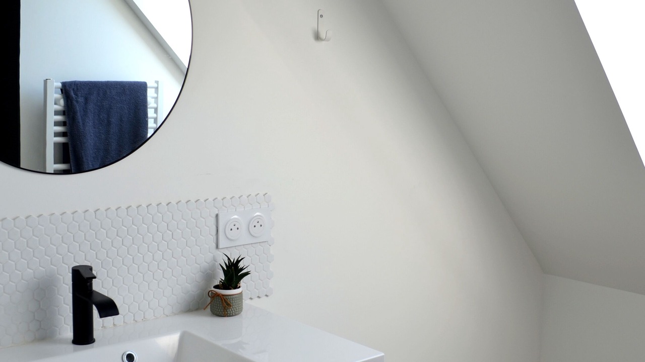 Photo of Bathroom in Ploneour-Lanvern