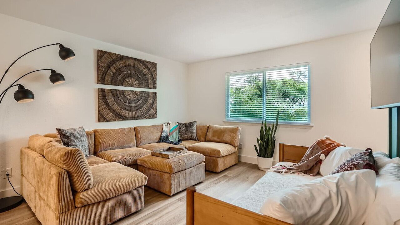 Photo of Livingroom in Sweetbriar