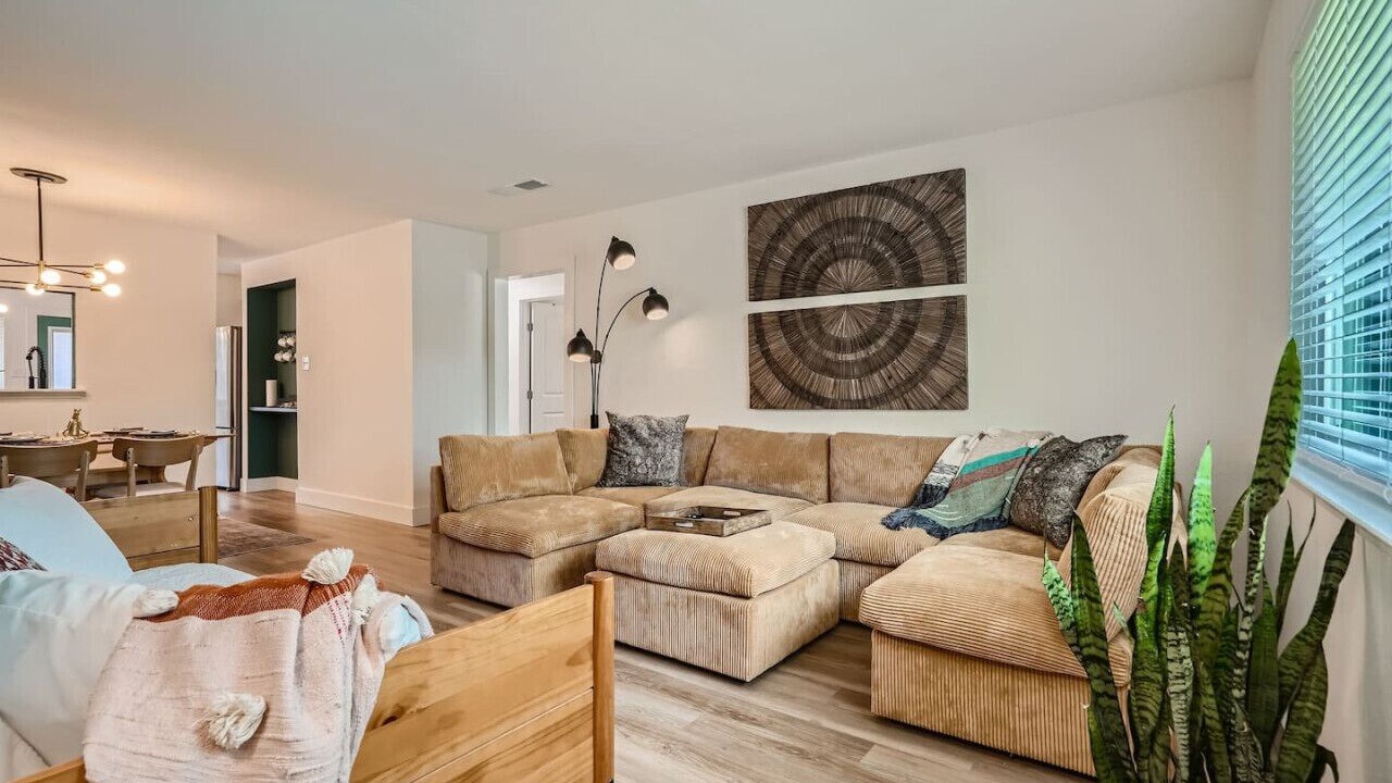 Photo of Livingroom in Sweetbriar