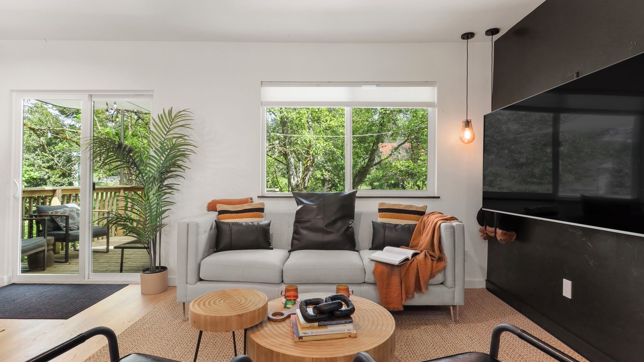 Photo of Livingroom in Carson