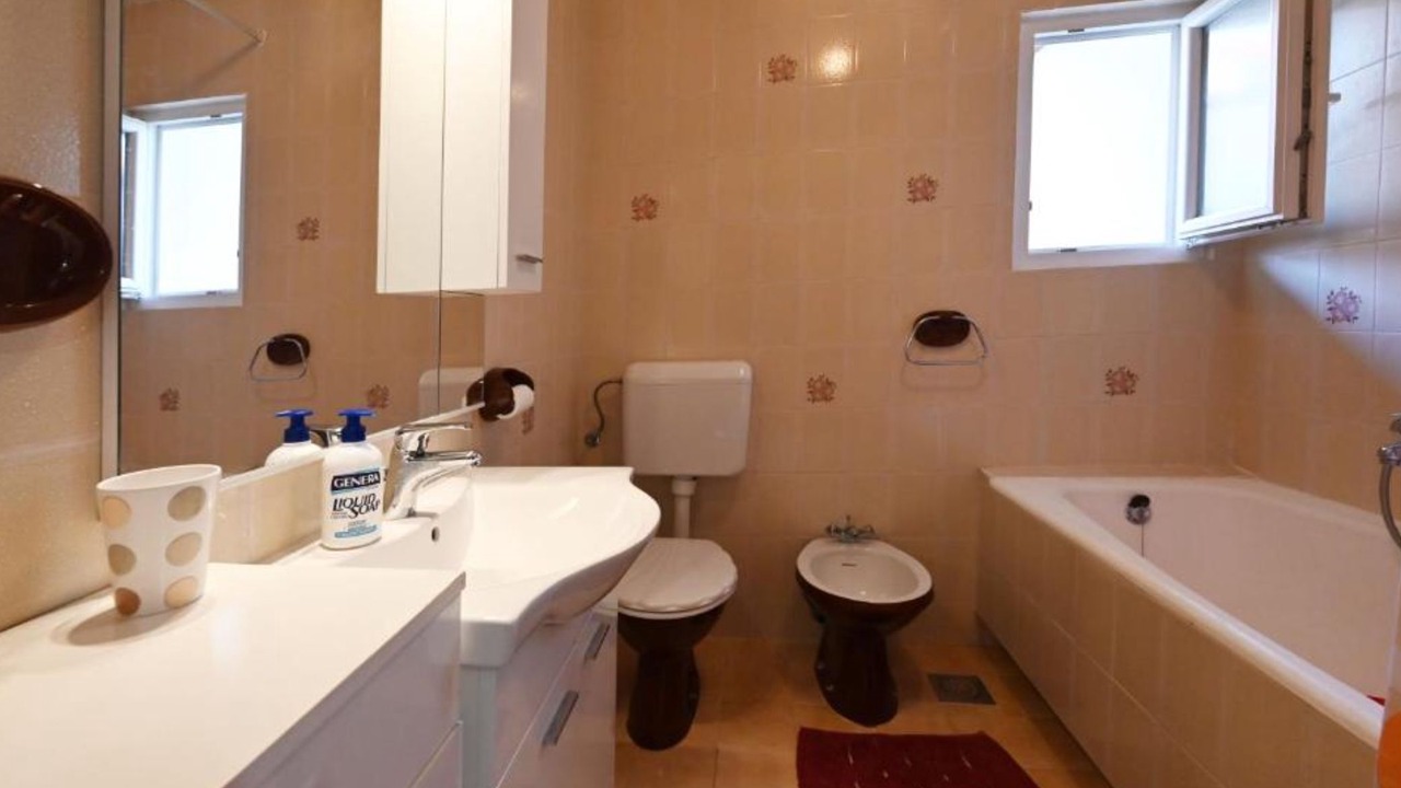 Photo of Bathroom in Slatine