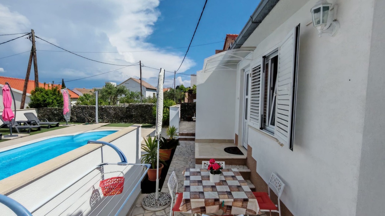 Photo of Outdoor in Slatine