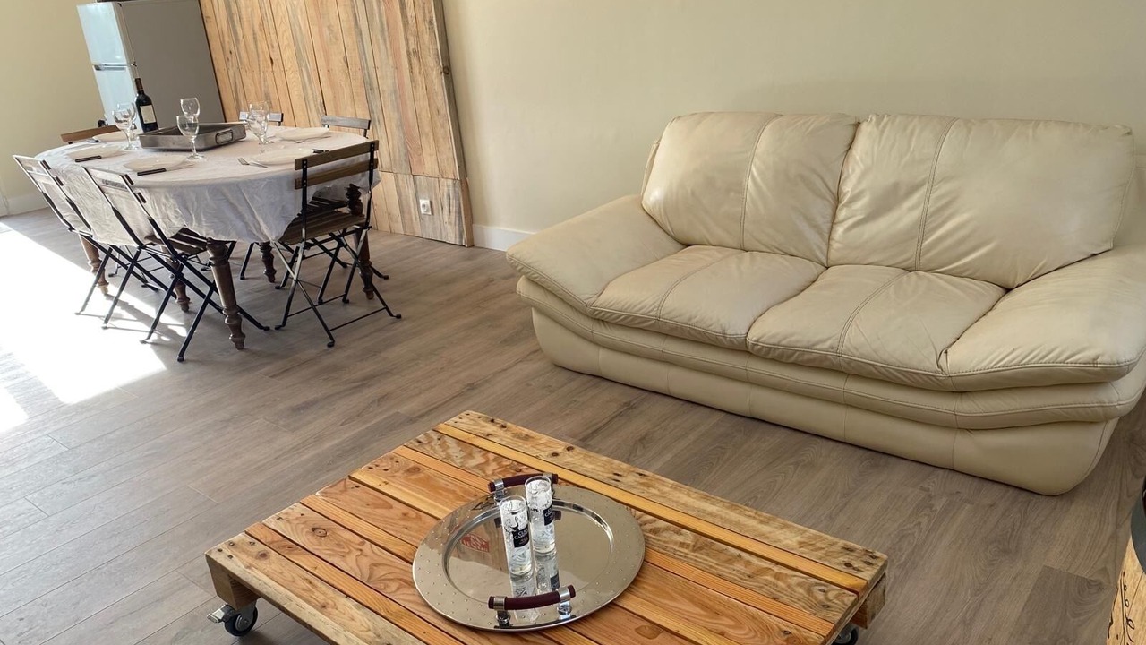 Photo of Livingroom in Saint-Etienne-de-Fougeres