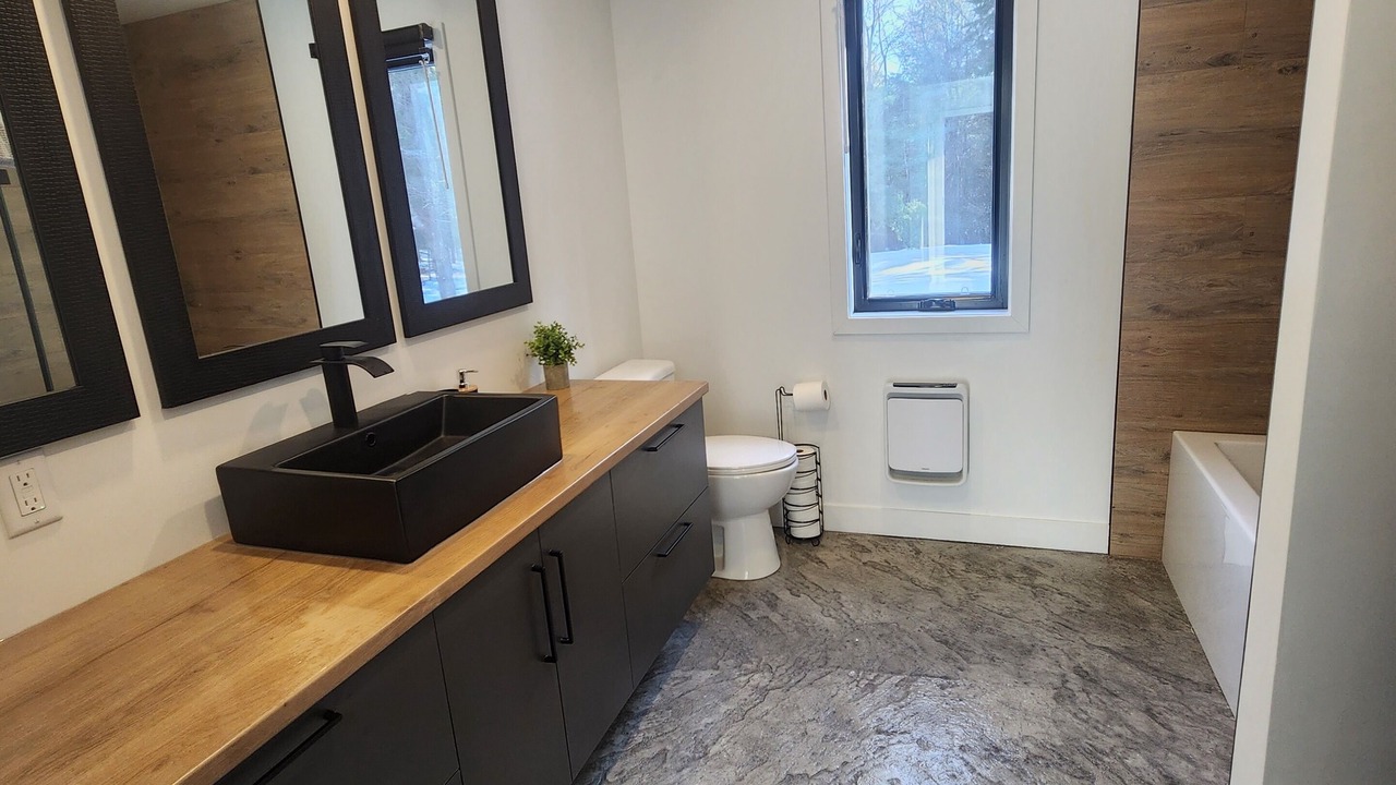 Photo of Bathroom in Weedon