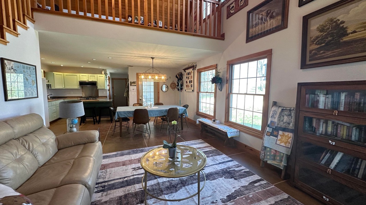 Photo of Livingroom in Decorah