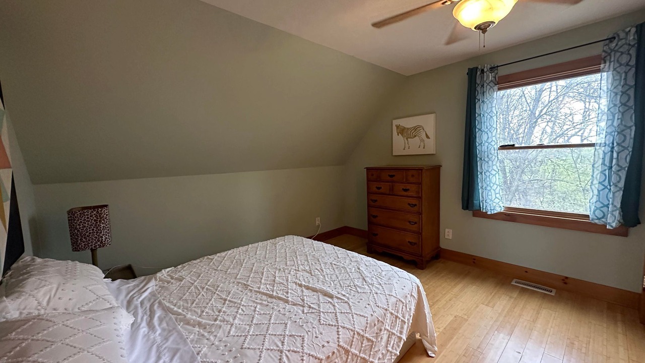Photo of Bedroom in Decorah