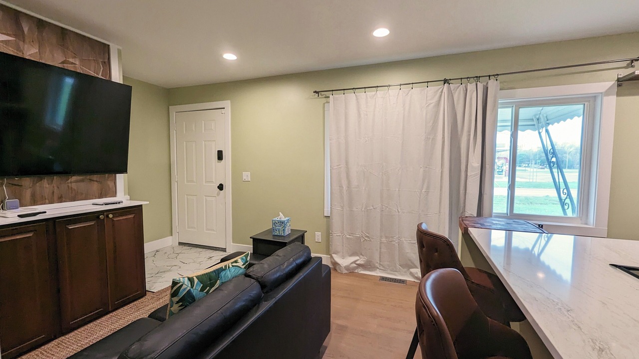 Photo of Livingroom in Flint