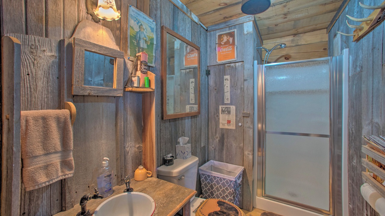 Photo of Bathroom in Putnam County