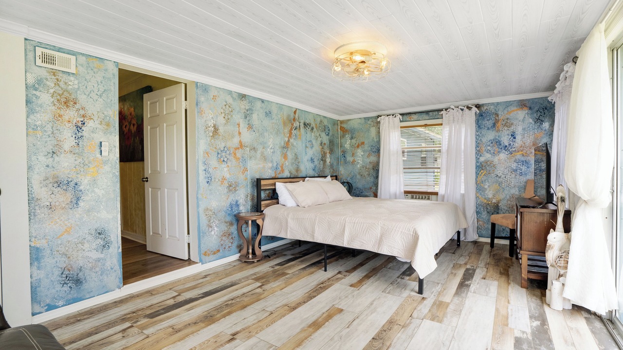 Photo of Bedroom in Valrico