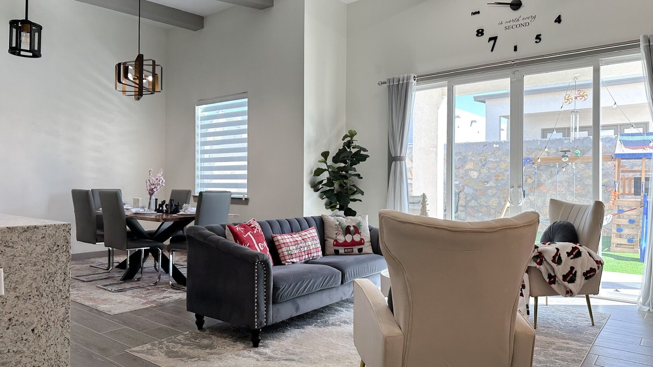 Photo of Livingroom in Biggs Field