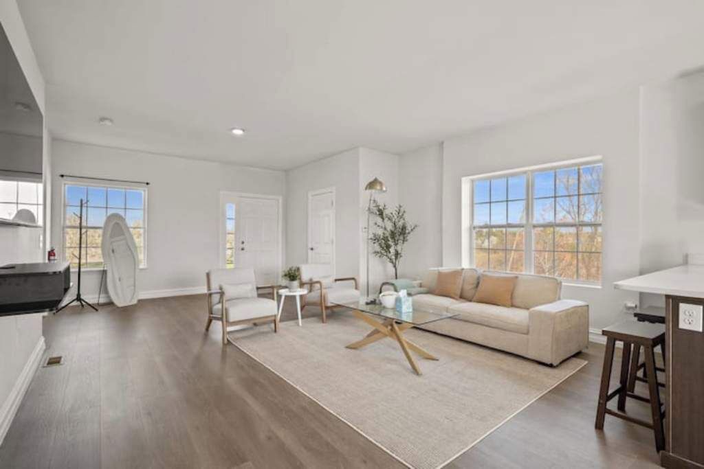 Photo of Livingroom in Bryant Pattengill West