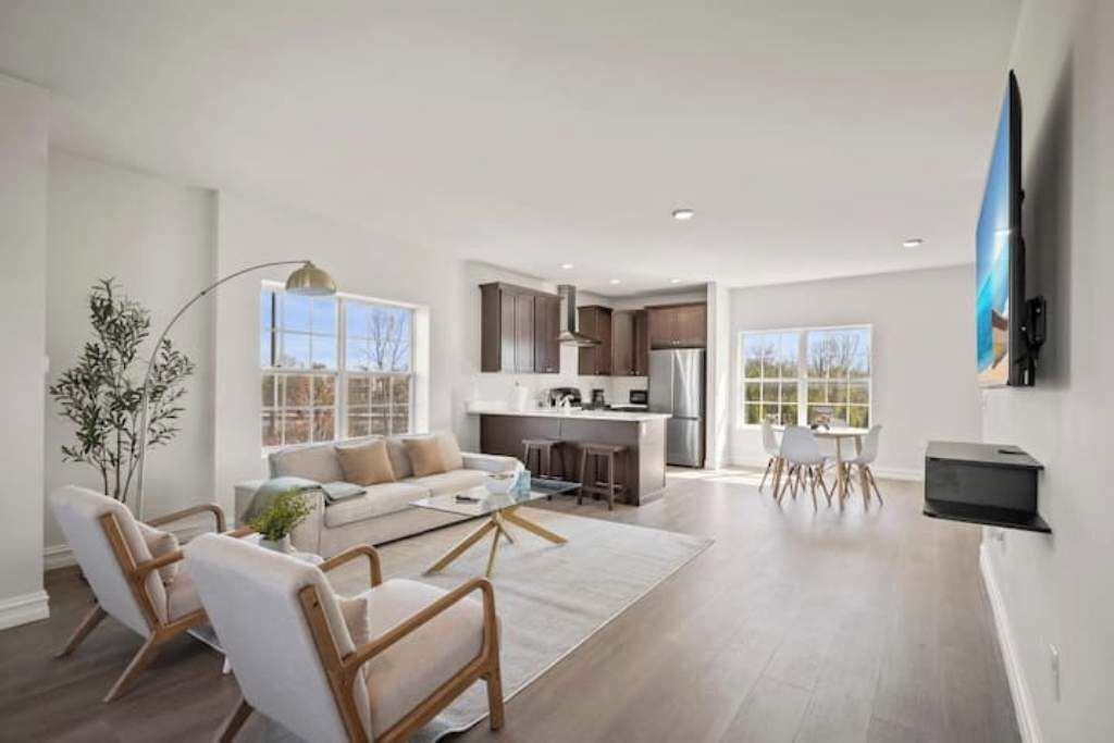 Photo of Livingroom in Bryant Pattengill West
