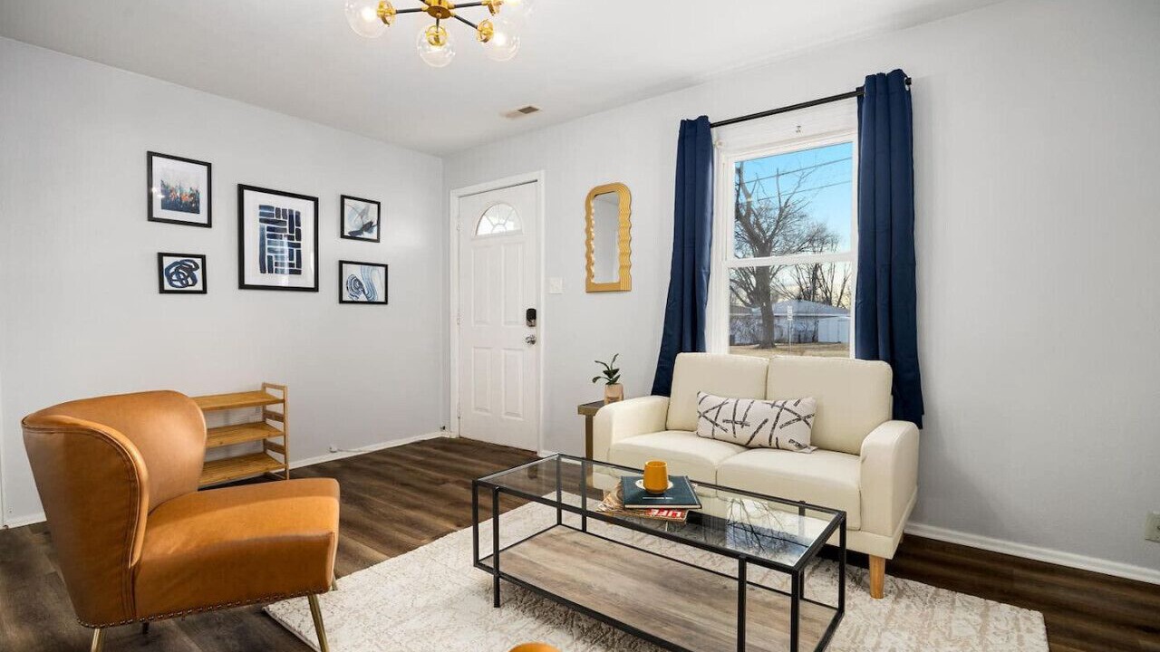 Photo of Livingroom in Peoria Heights