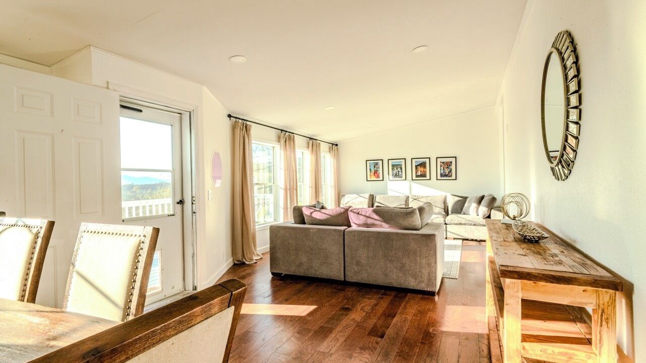 Photo of Livingroom in Murphy