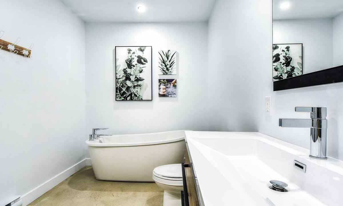 Photo of Bathroom in Sainte-Marguerite-du-Lac-Masson